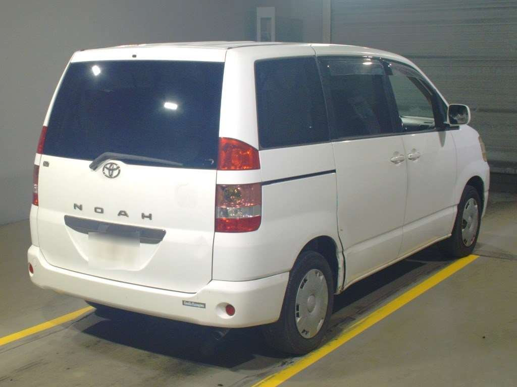 2001 Toyota Noah AZR60G[1]