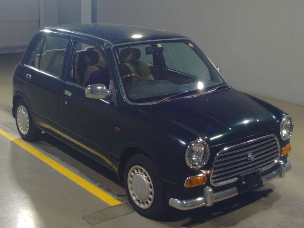 2002 Daihatsu Miragino L700S[2]