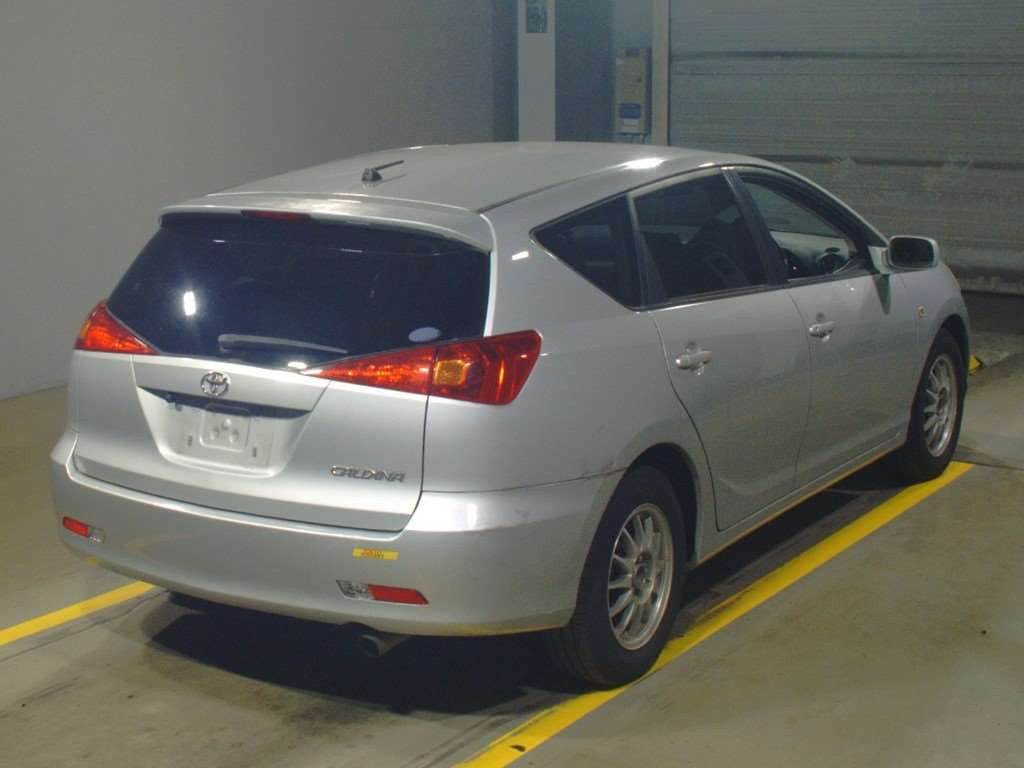 2004 Toyota Caldina ZZT241W[1]