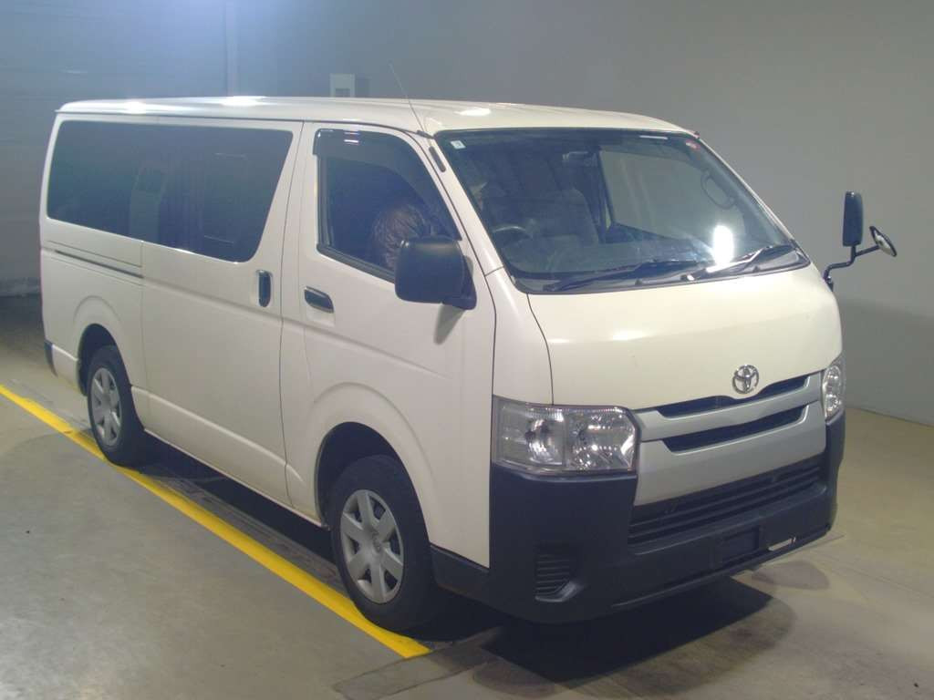 2017 Toyota Hiace Van TRH200V[2]