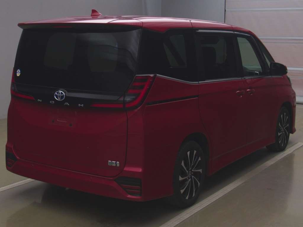 2022 Toyota Noah ZWR90W[1]