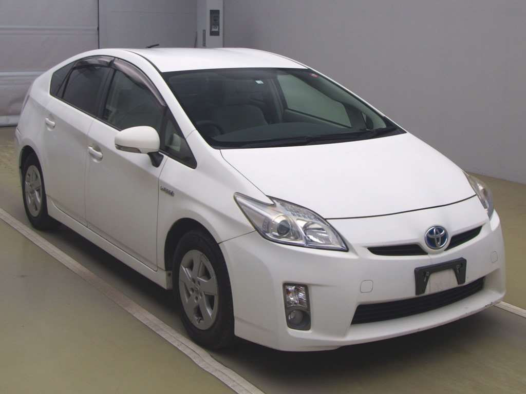 2010 Toyota Prius ZVW30[2]