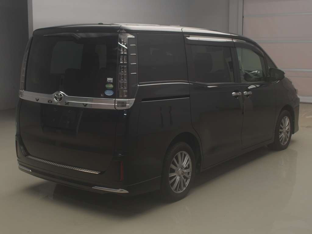 2015 Toyota Voxy ZRR80G[1]