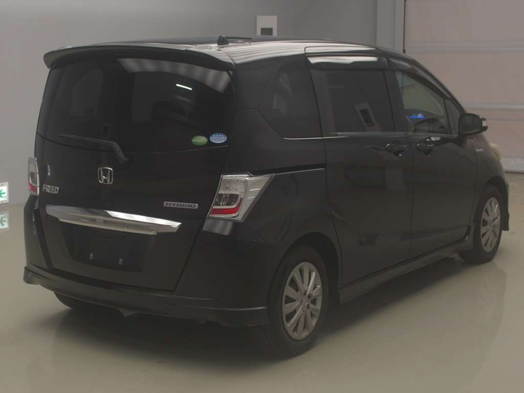 2012 Honda Freed hybrid GP3[1]