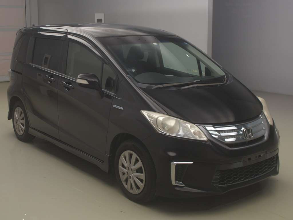 2012 Honda Freed hybrid GP3[2]