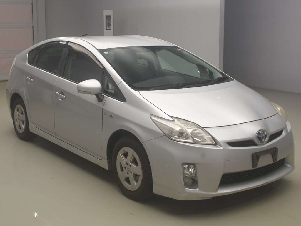 2011 Toyota Prius ZVW30[2]