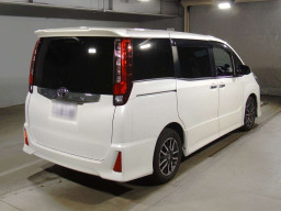 2014 Toyota Noah