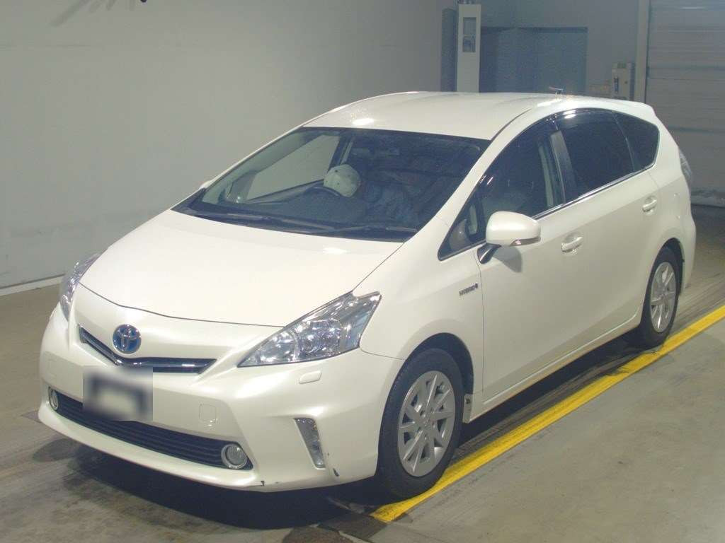 2011 Toyota Prius alpha ZVW40W[0]