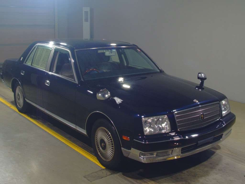 2013 Toyota Century GZG50[2]