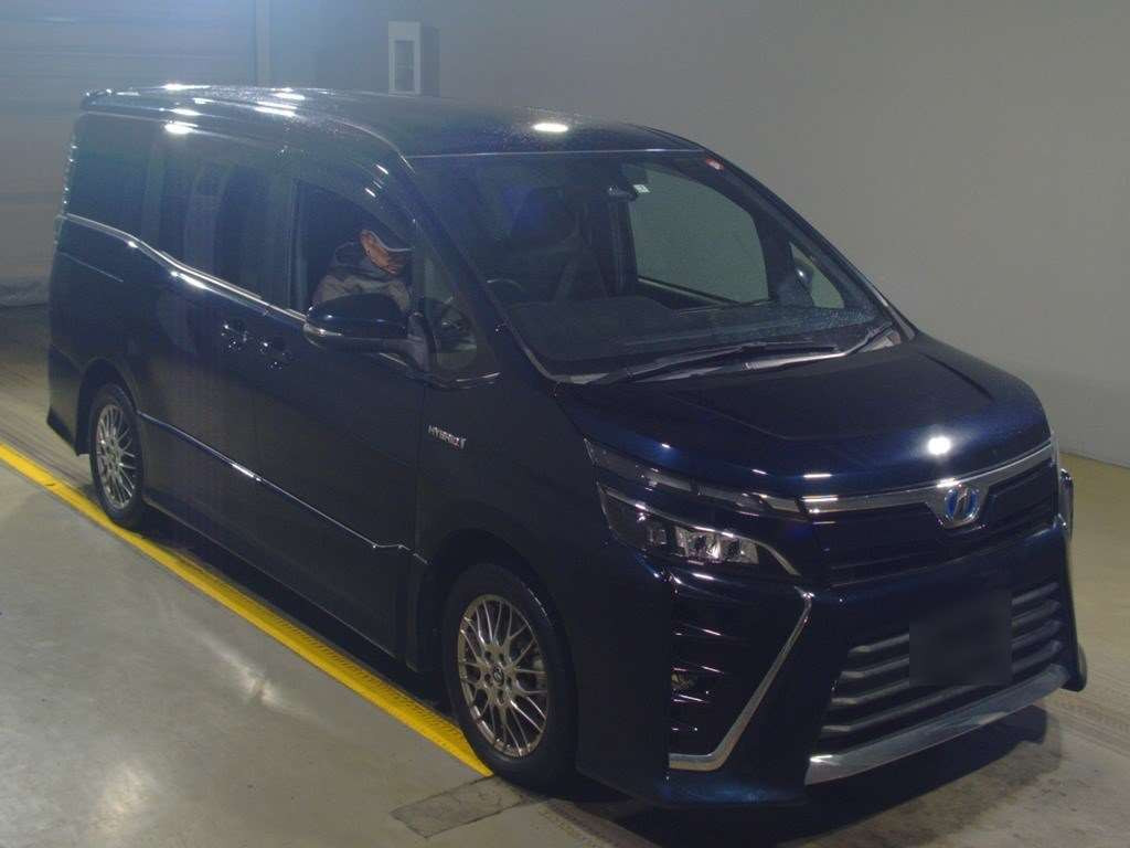 2017 Toyota Voxy ZWR80W[2]