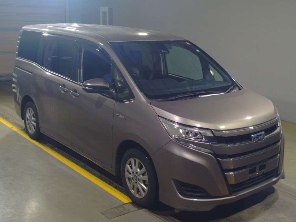 2019 Toyota Noah ZWR80G[2]