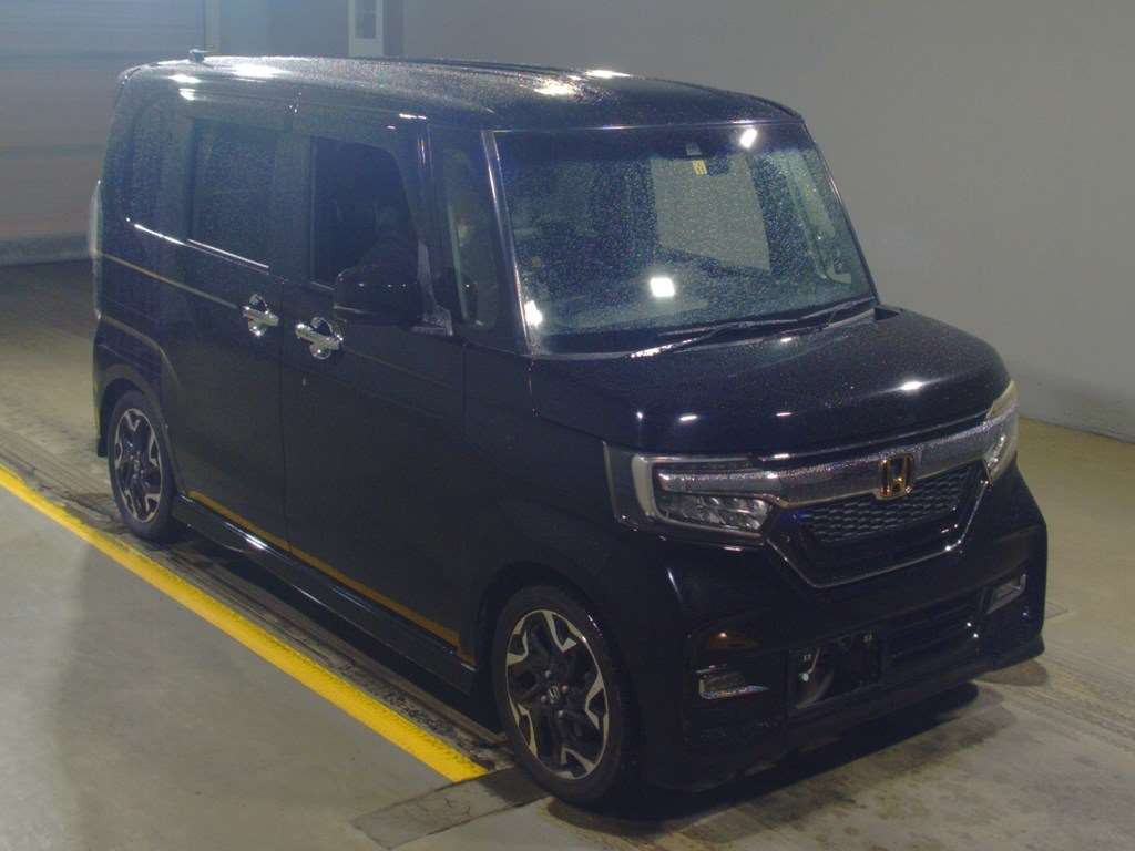 2017 Honda N-BOX CUSTOM JF3[2]