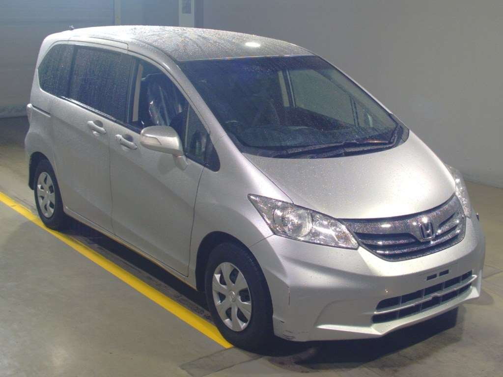 2013 Honda Freed GB3[2]