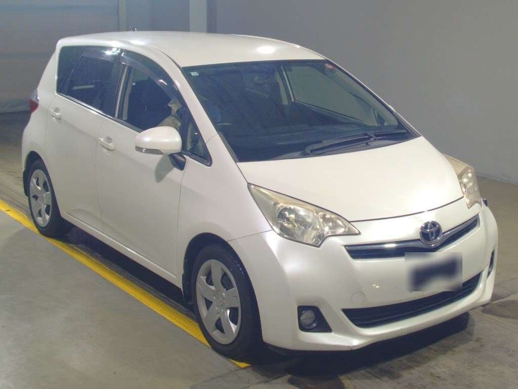 2014 Toyota Ractis NCP120[2]