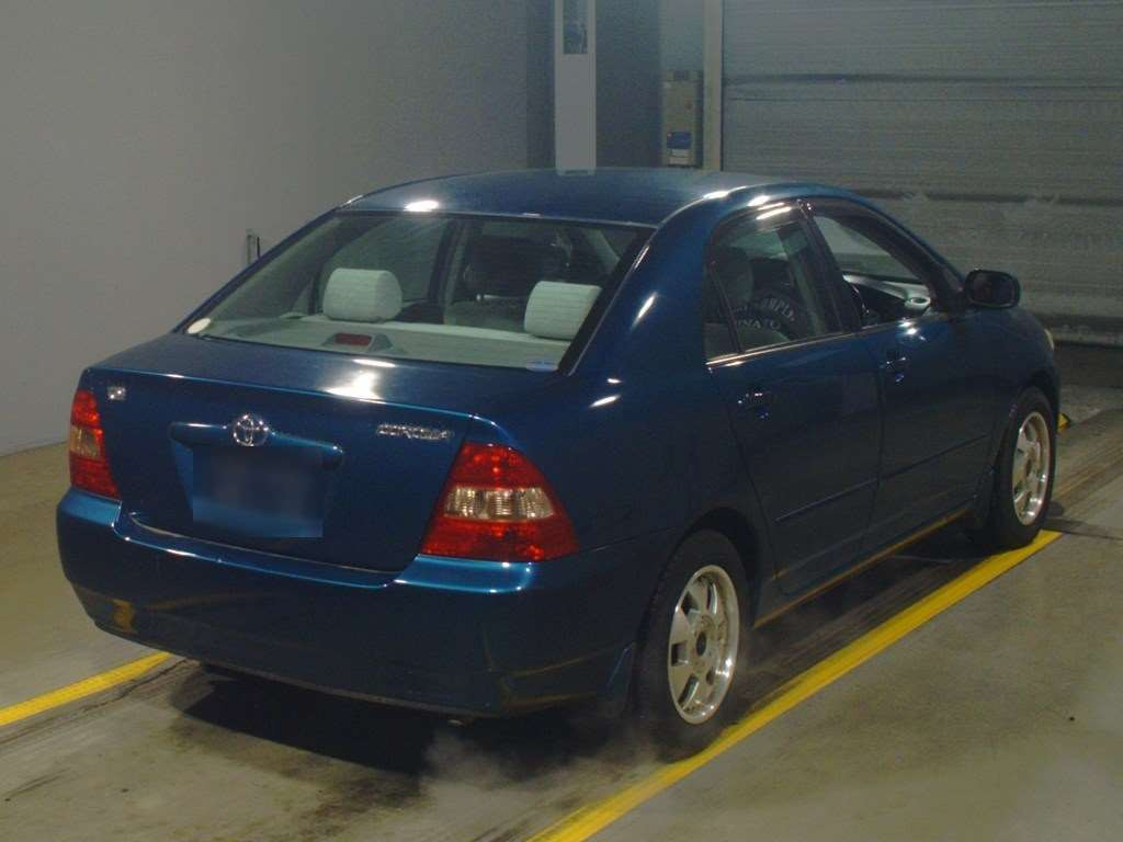 2001 Toyota Corolla Sedan NZE121[1]