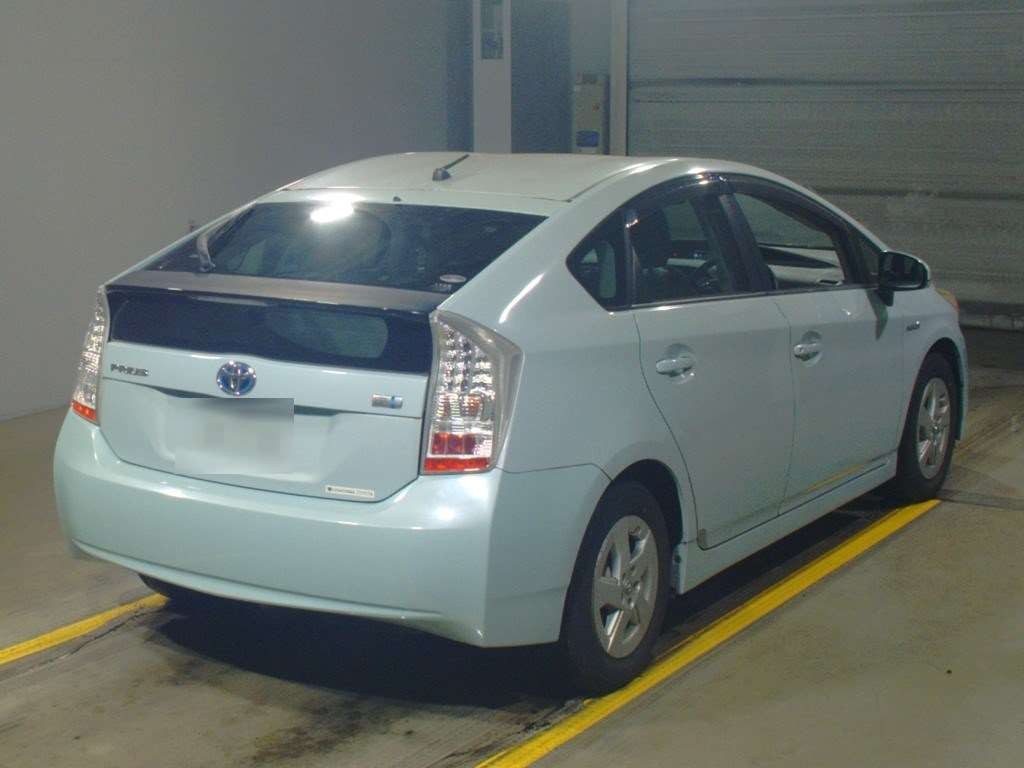 2010 Toyota Prius ZVW30[1]