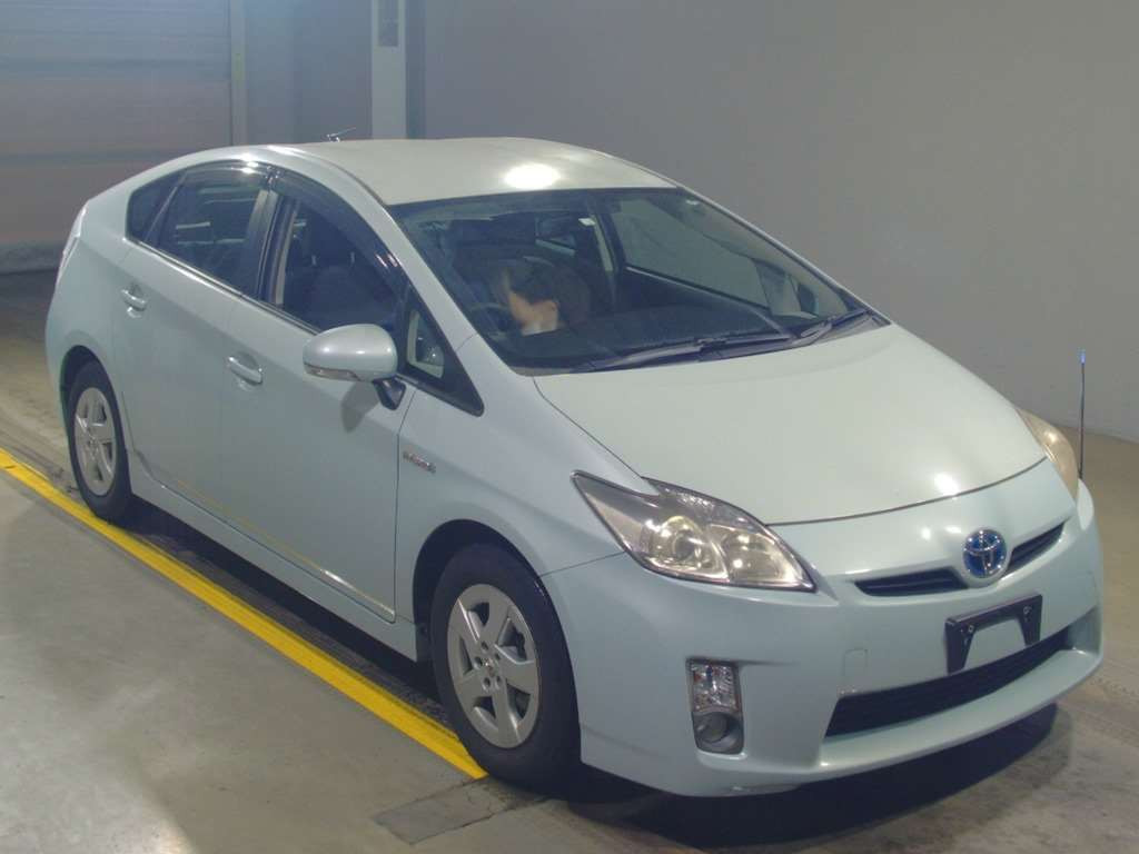 2010 Toyota Prius ZVW30[2]