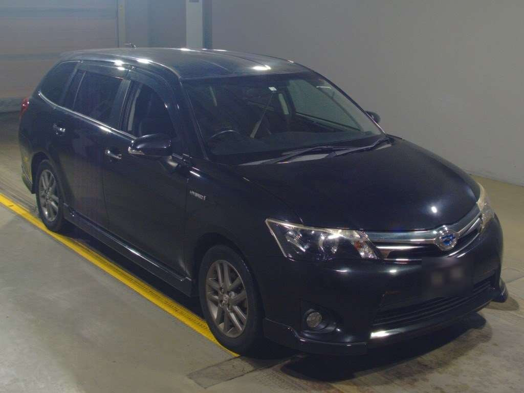 2014 Toyota Corolla Fielder NKE165G[2]