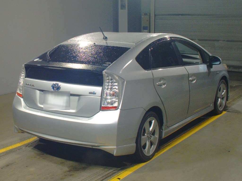 2010 Toyota Prius ZVW30[1]