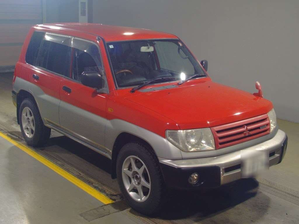 2000 Mitsubishi Pajero iO H76W[2]