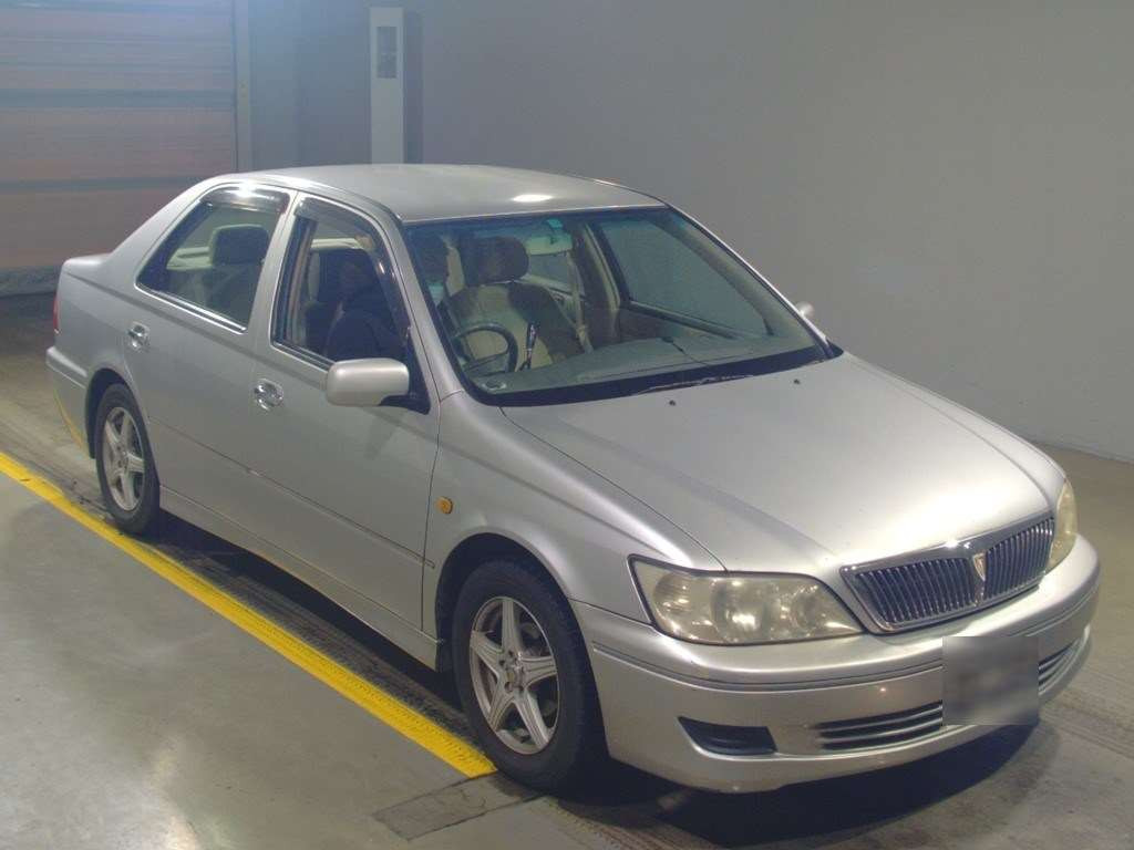 2002 Toyota Vista ZZV50[2]