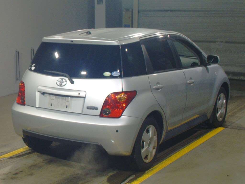 2005 Toyota IST NCP60[1]