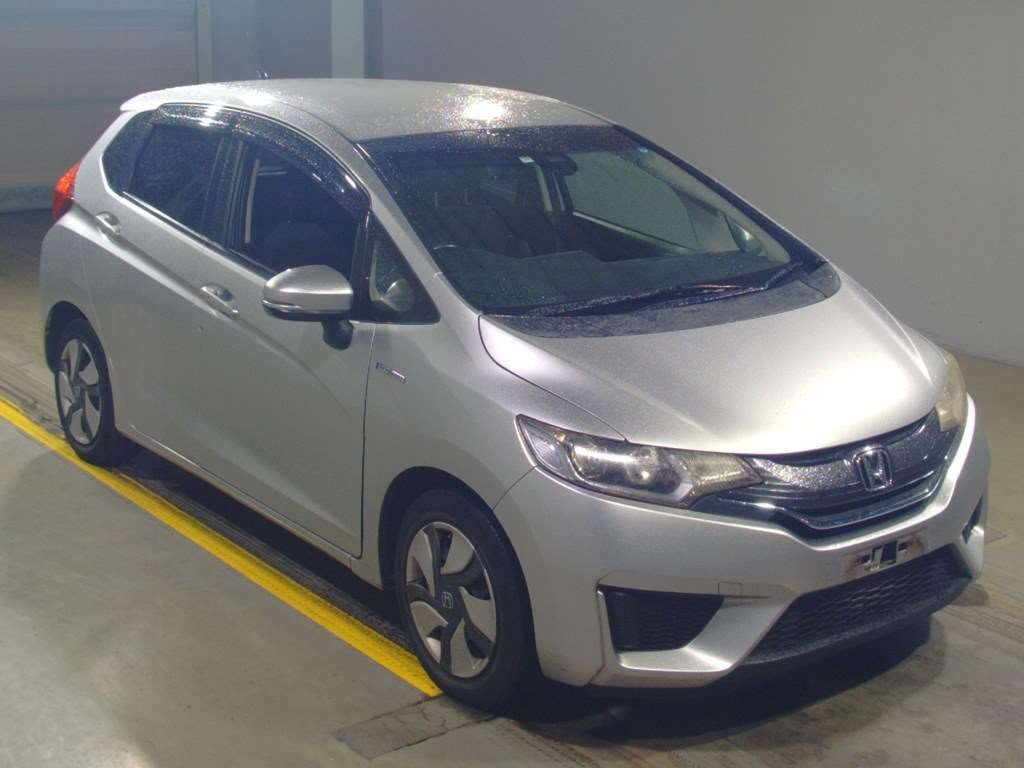 2013 Honda Fit Hybrid GP5[2]