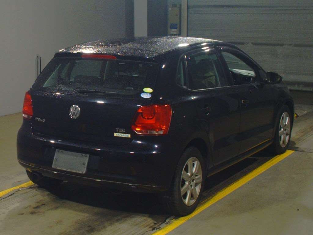 2011 Volkswagen Polo 6RCBZ[1]