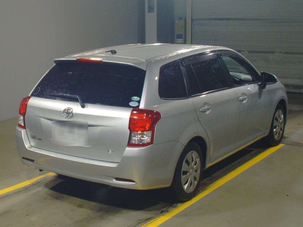 2013 Toyota Corolla Fielder NZE161G[1]