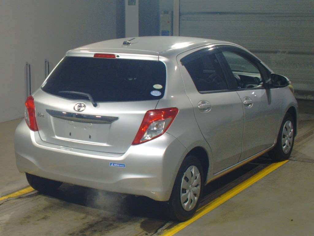 2011 Toyota Vitz NSP130[1]