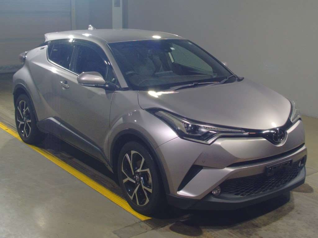 2018 Toyota C-HR NGX50[2]