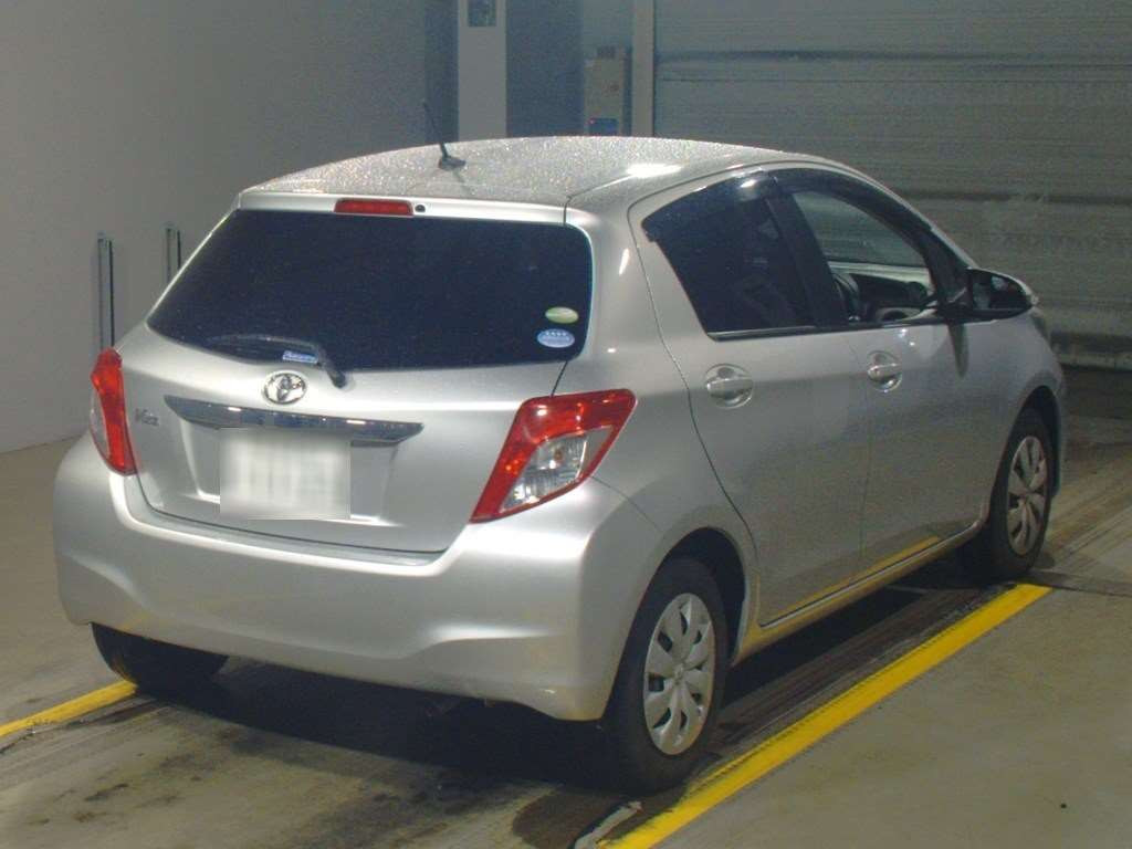 2011 Toyota Vitz NSP130[1]