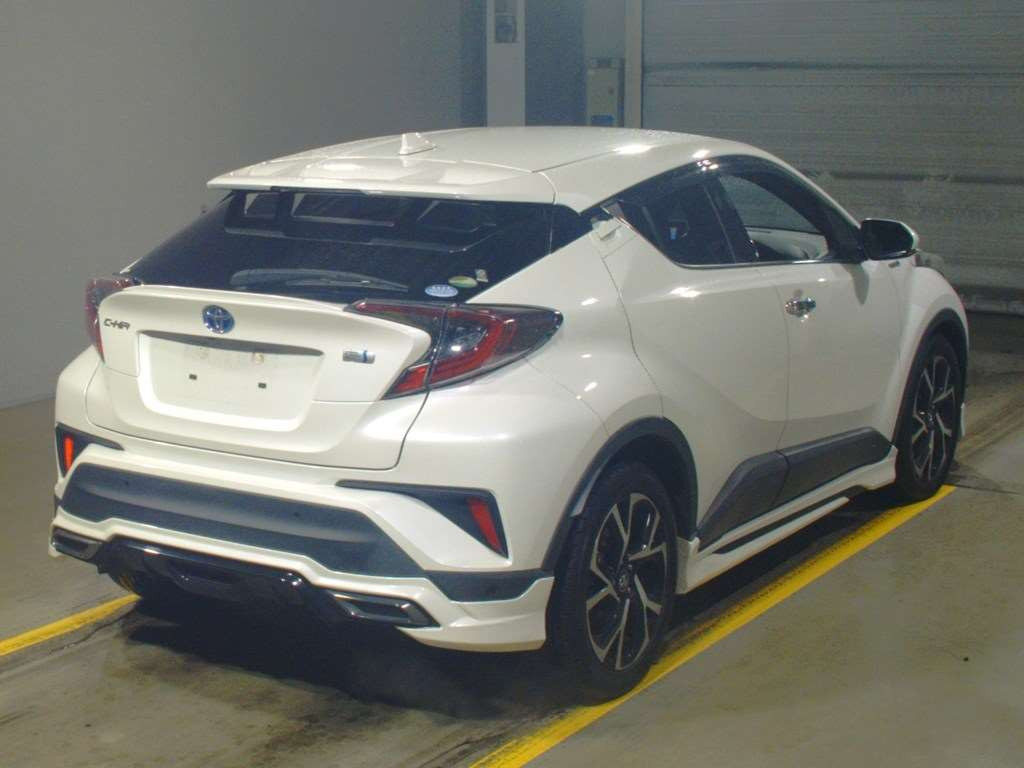 2018 Toyota C-HR ZYX10[1]