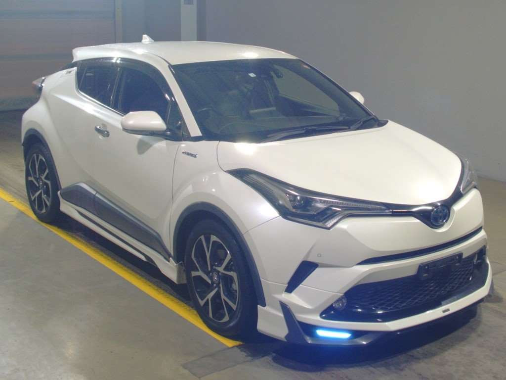 2018 Toyota C-HR ZYX10[2]