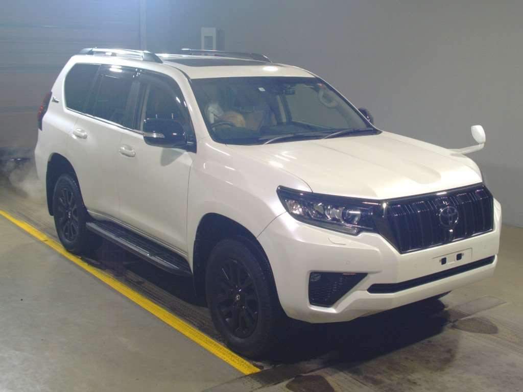 2021 Toyota Land Cruiser Prado TRJ150W[2]