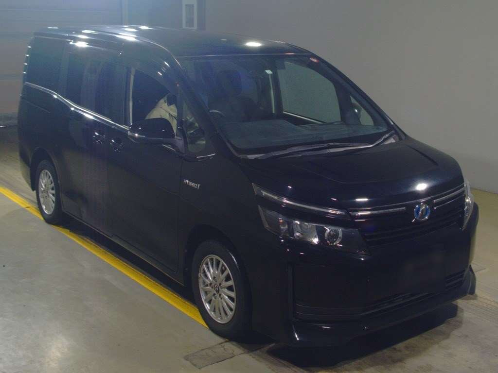 2015 Toyota Voxy ZWR80G[2]