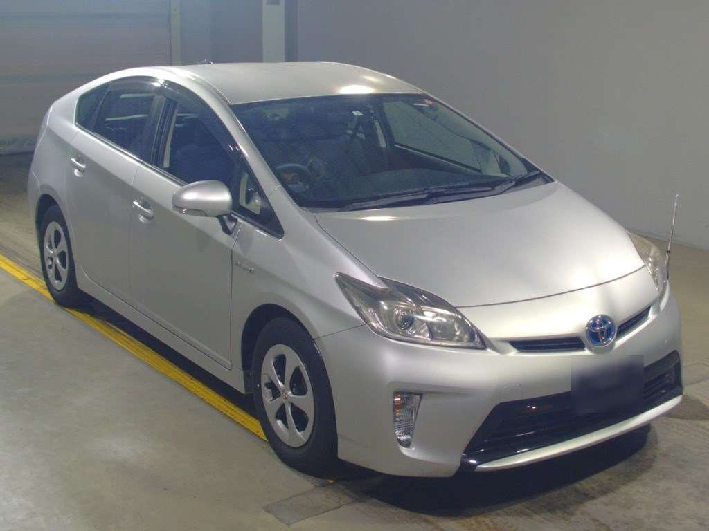 2014 Toyota Prius ZVW30[2]