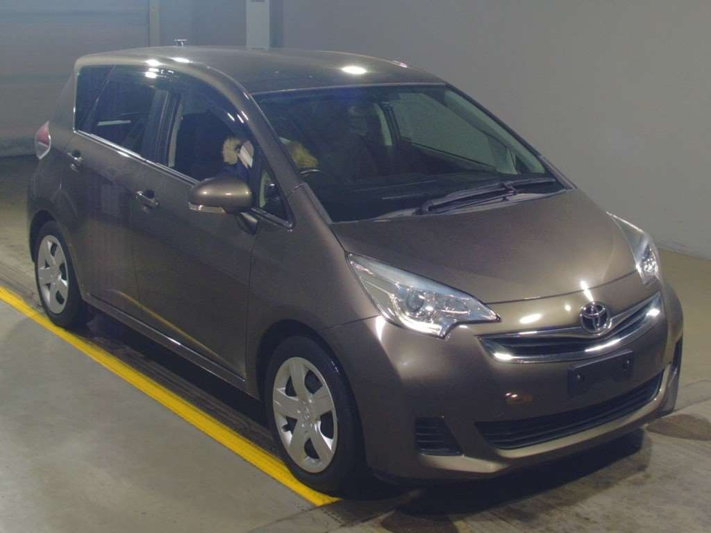 2015 Toyota Ractis NCP120[2]