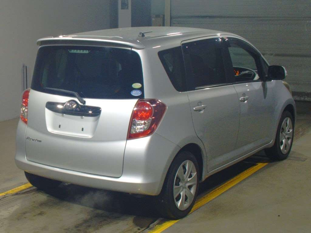 2010 Toyota Ractis NCP100[1]