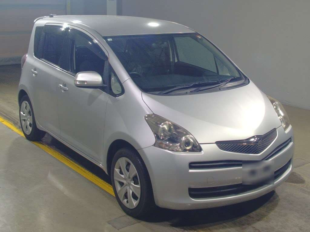 2010 Toyota Ractis NCP100[2]