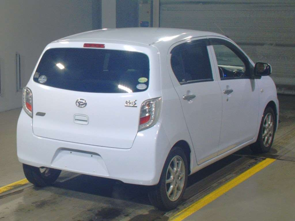 2013 Daihatsu Mira es LA300S[1]