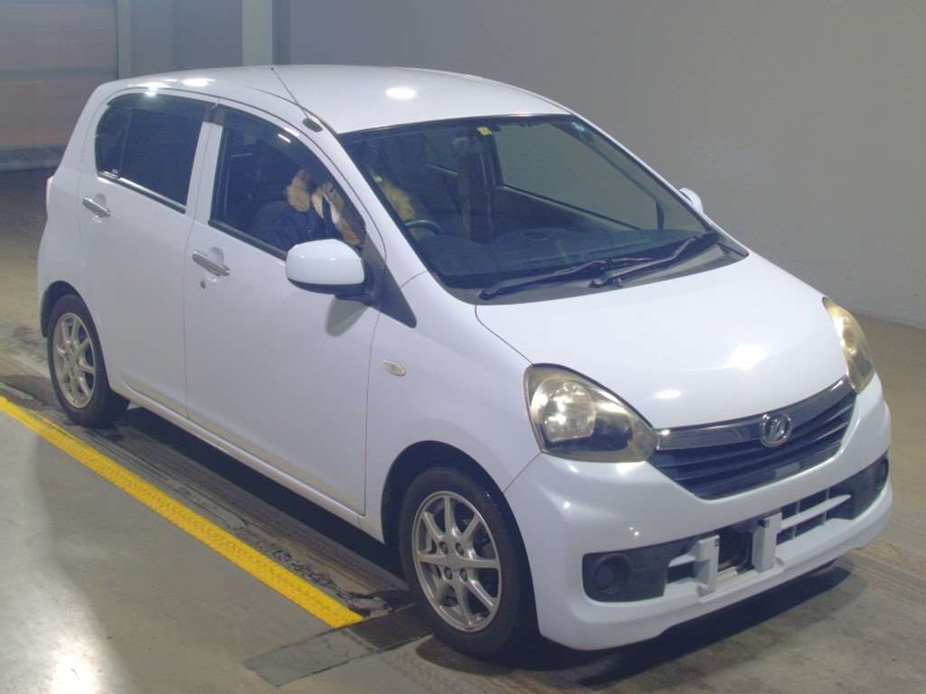 2013 Daihatsu Mira es LA300S[2]