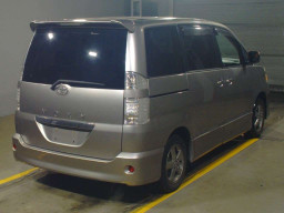 2006 Toyota Voxy