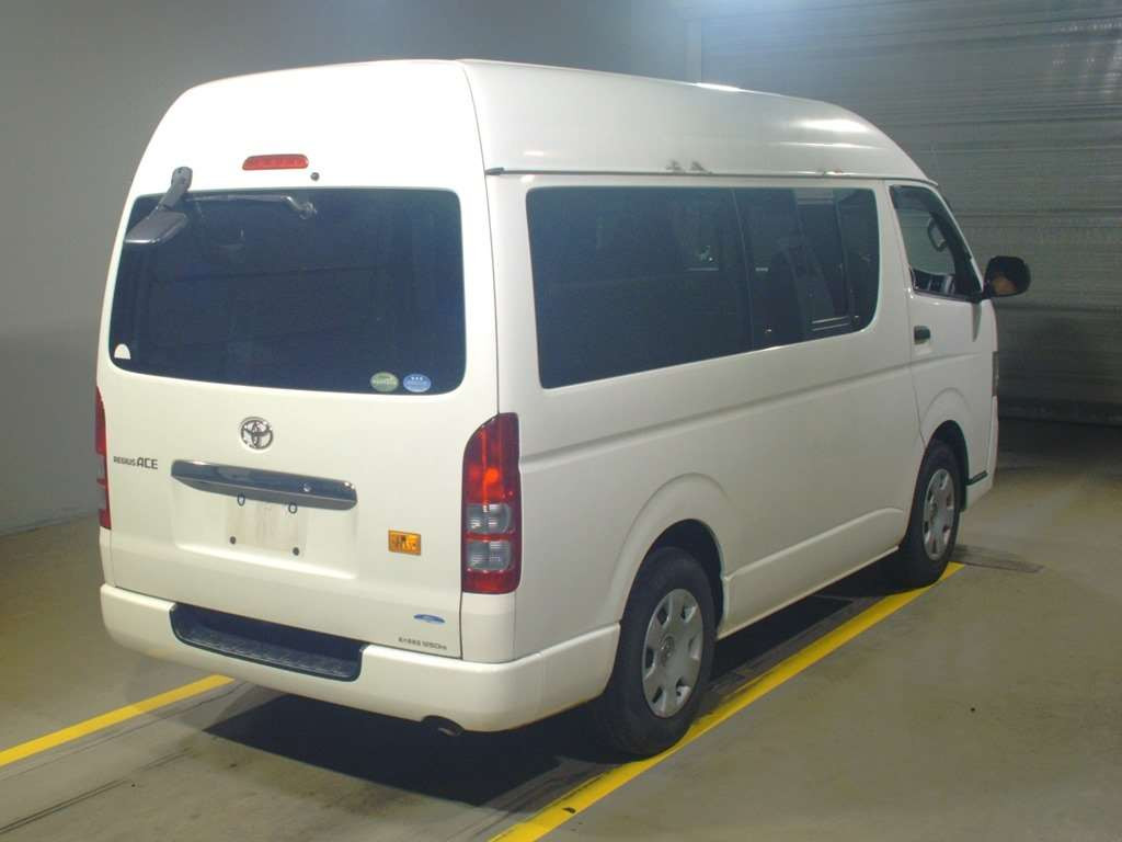 2013 Toyota Regiusace Van TRH200K[1]