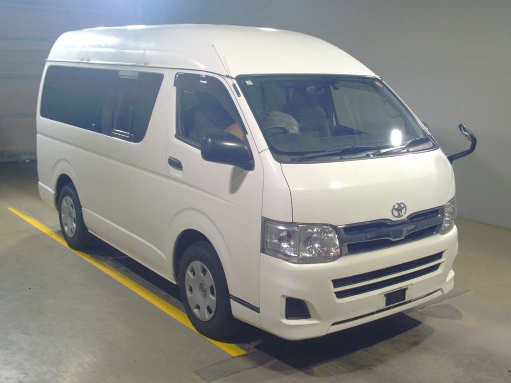 2013 Toyota Regiusace Van TRH200K[2]