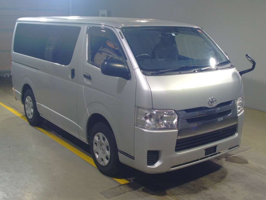 2019 Toyota Hiace Van TRH200V[2]