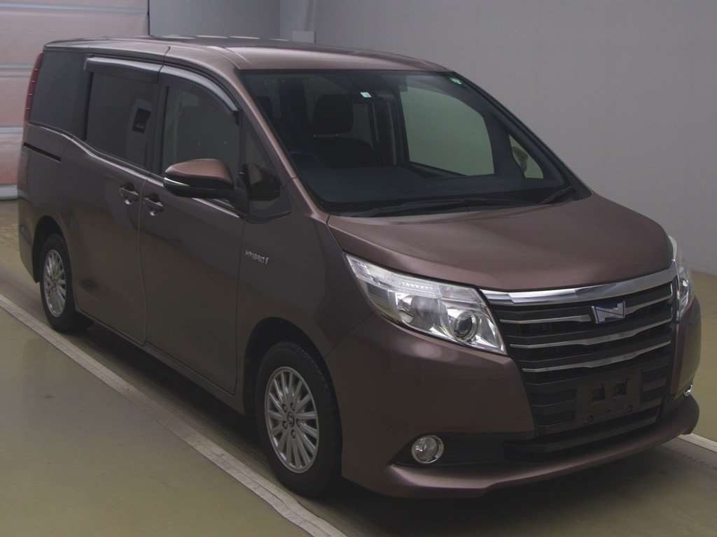 2016 Toyota Noah ZWR80G[2]