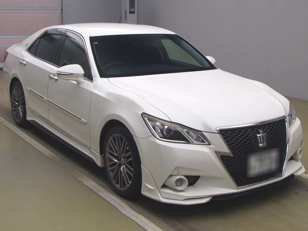 2013 Toyota Crown GRS210[2]