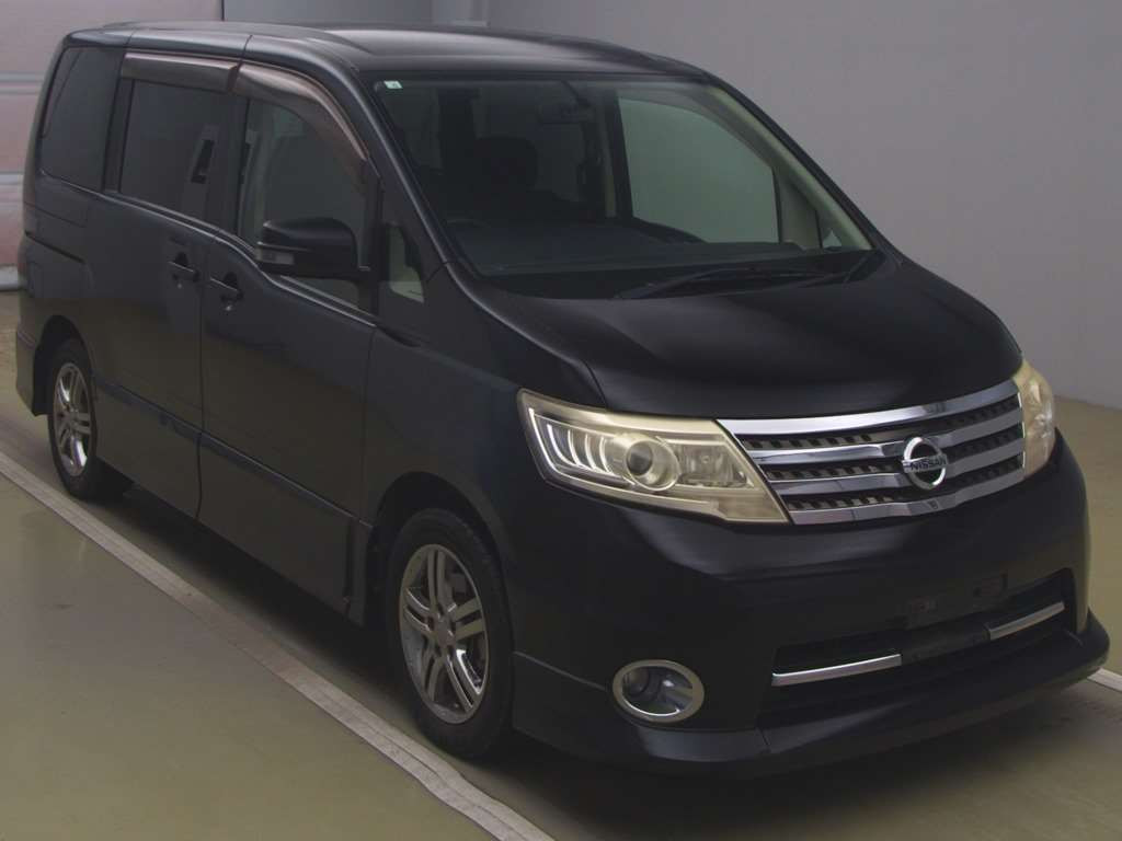 2010 Nissan Serena CC25[2]