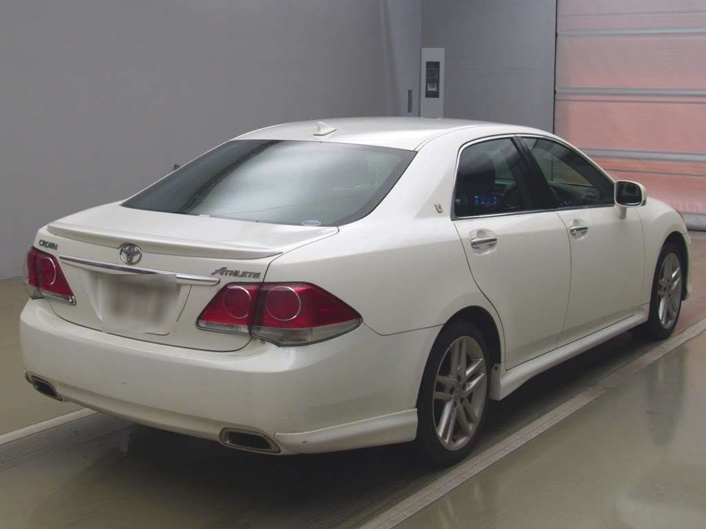 2012 Toyota Crown GRS200[1]